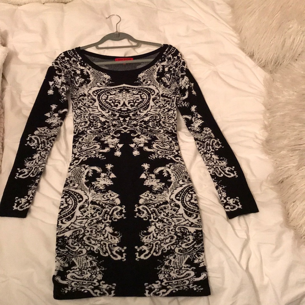 Black and white patterned dress